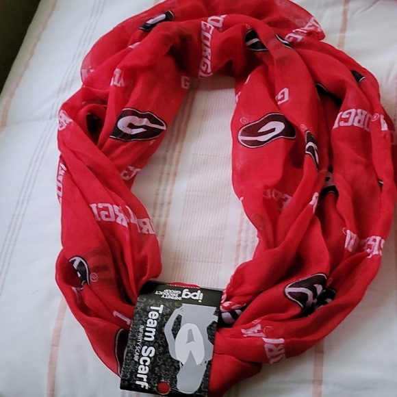 Infinity Team Scarf - Picture 1 of 2